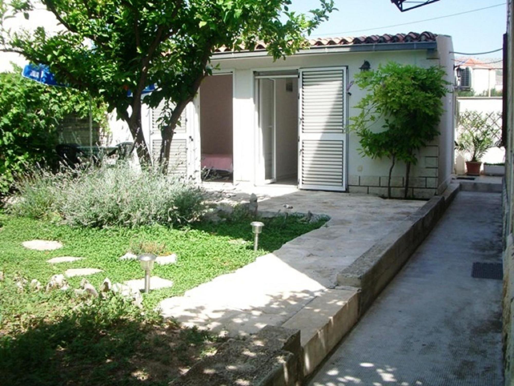 Apartments Gina Трогір Екстер'єр фото