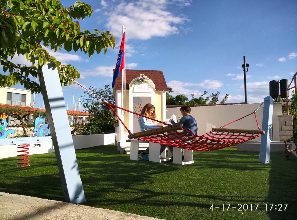 Apartments Gina Трогір Екстер'єр фото