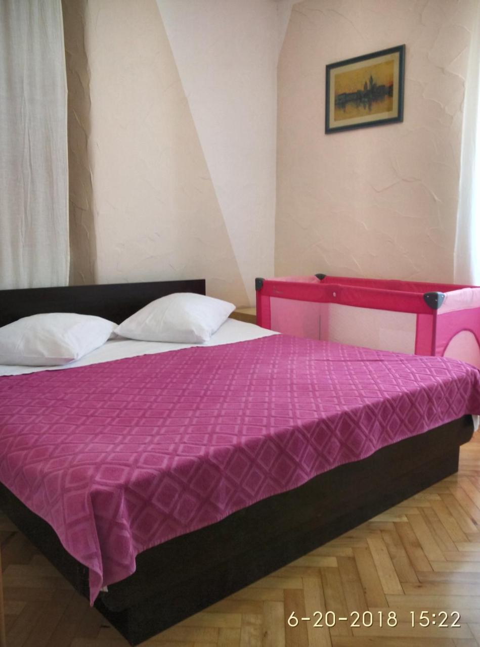 Apartments Gina Трогір Екстер'єр фото