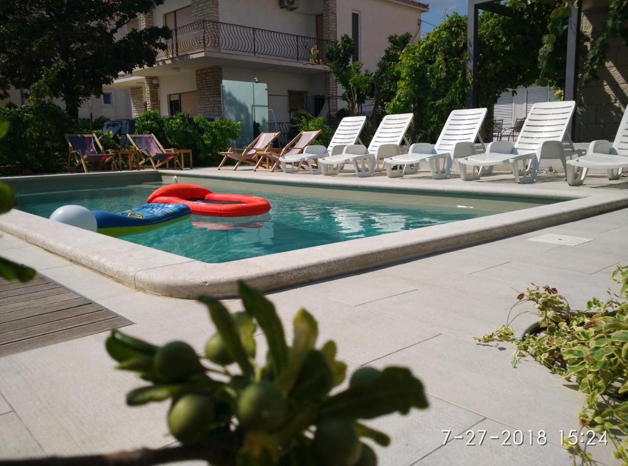 Apartments Gina Трогір Екстер'єр фото