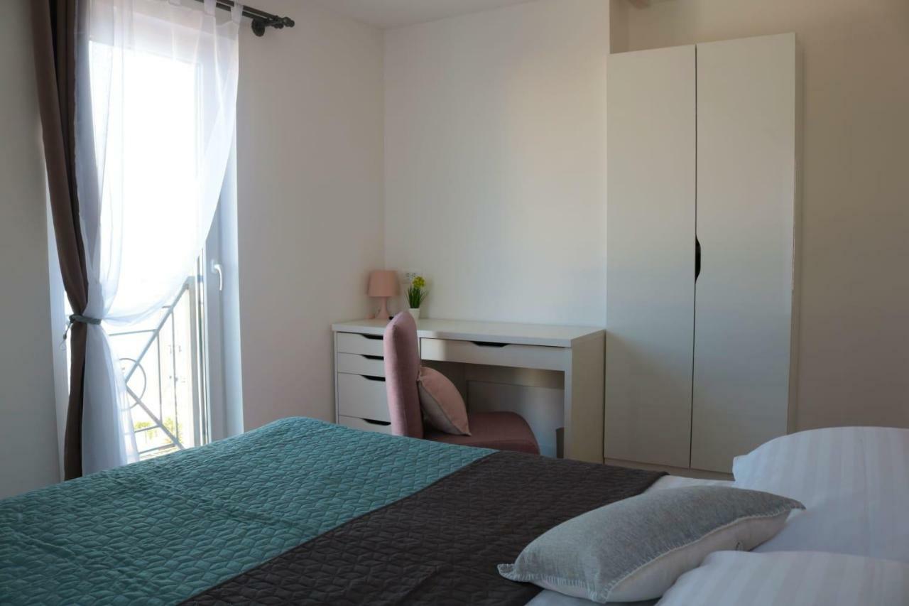 Apartments Gina Трогір Екстер'єр фото
