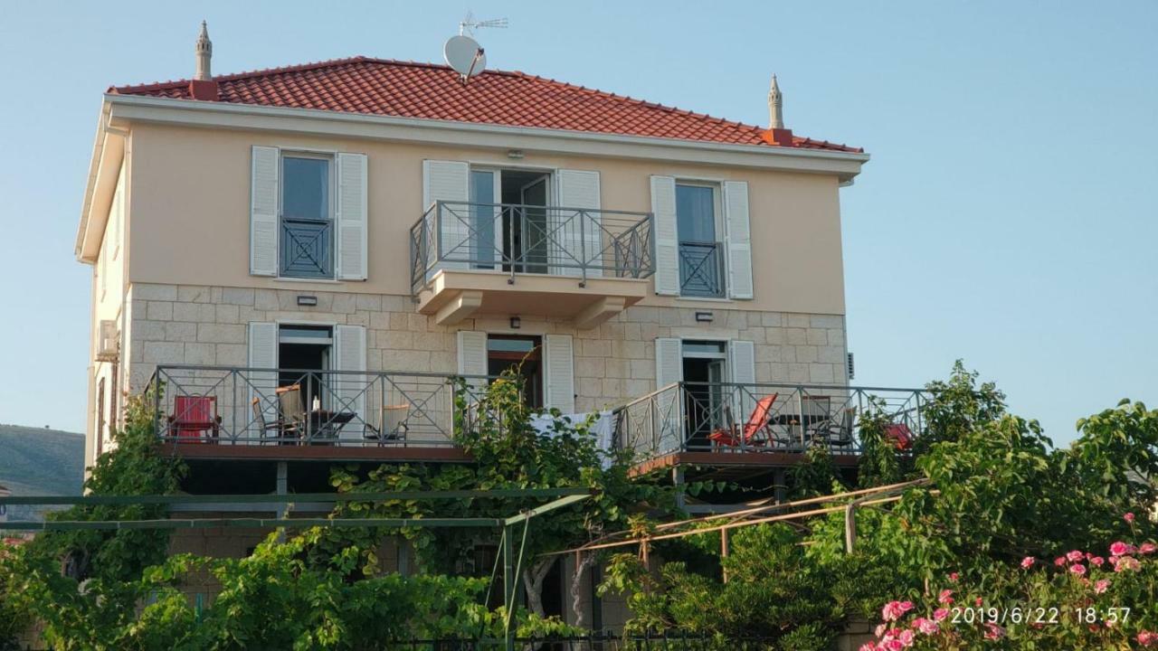Apartments Gina Трогір Екстер'єр фото