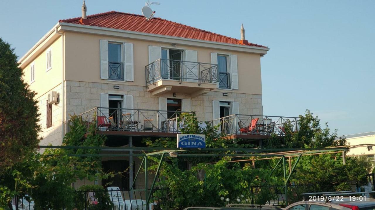 Apartments Gina Трогір Екстер'єр фото