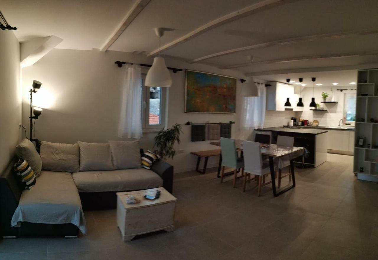 Apartments Gina Трогір Екстер'єр фото
