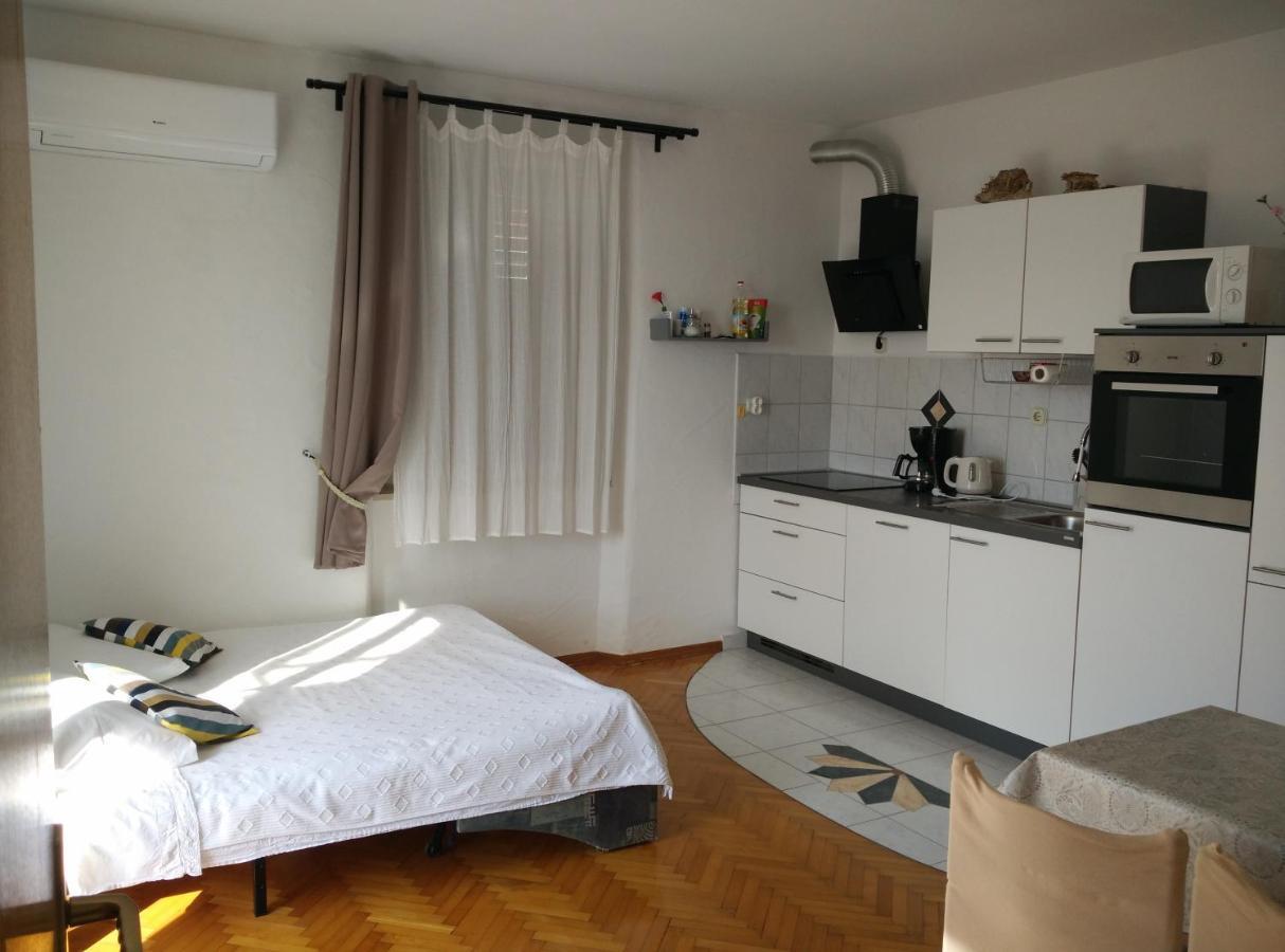 Apartments Gina Трогір Екстер'єр фото